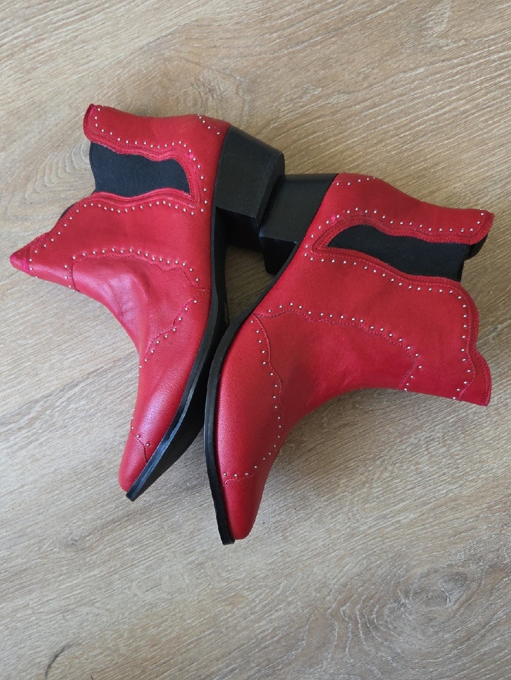 Shoe Cult By Nasty Gal Red Western-Style Silver Stud Pointed Ankle Boots Size 10 - Picture 2 of 8